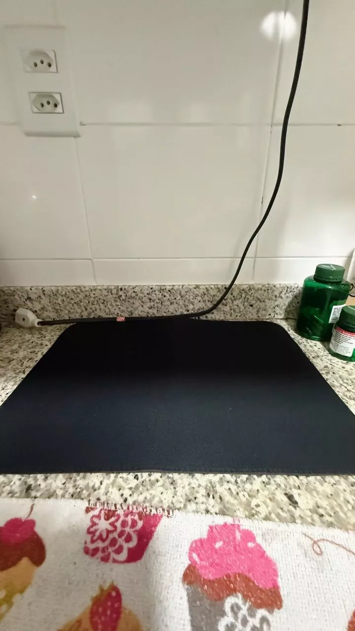 DryMat organizando louças na bancada